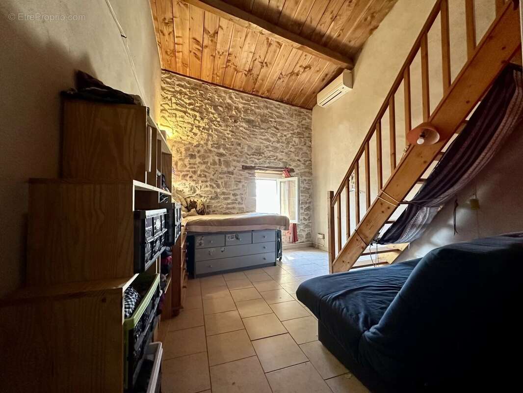 Maison à CLARENSAC