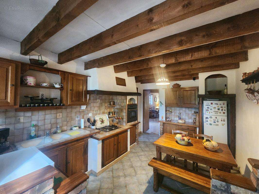 Mas RIBAUTE LES TAVERNES avec terrain plat de 11000 m² - photo 5