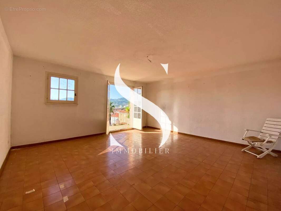 Appartement à VALLAURIS