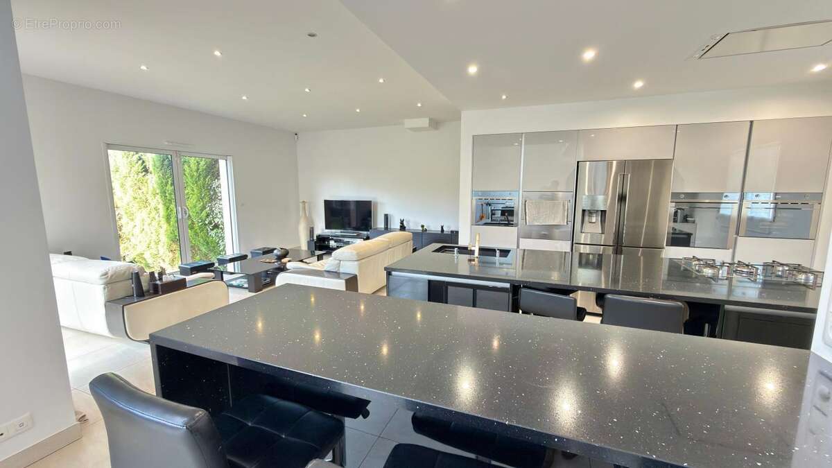 Maison à NEUILLY-SUR-MARNE