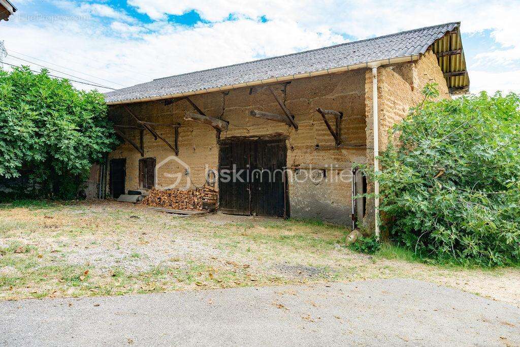 Maison familiale de 141m² sur 5580m² de terrain sur les hauteurs de La Frette avec vue magnifique ! - photo 18