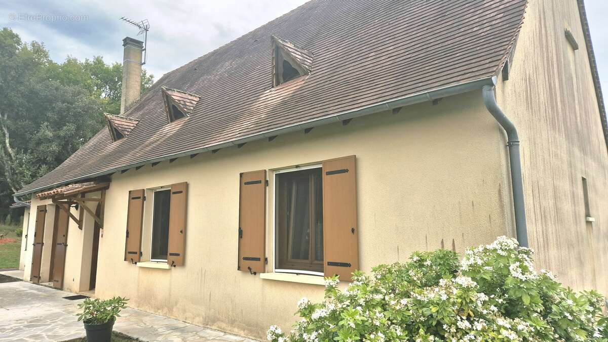 Maison à MEYRALS