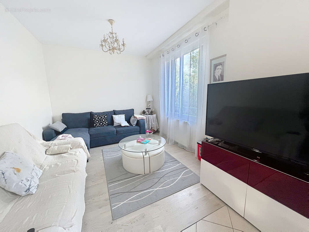 Maison à PARAY-VIEILLE-POSTE