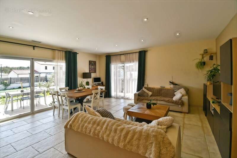 Villa Plain-pied Contemporaine 124m² – Piscine – Terrain 750m² – Aumelas (34) - photo 9