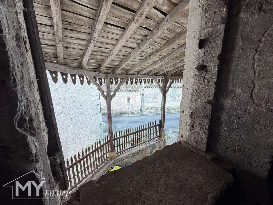 Maison à PESSAC-SUR-DORDOGNE