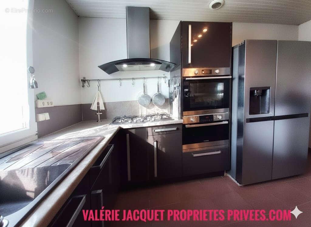 Maison à LA ROCHE-CHALAIS