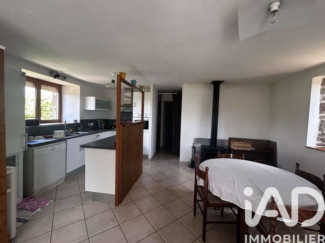 Maison 113 m² à Calvinet  - photo 6