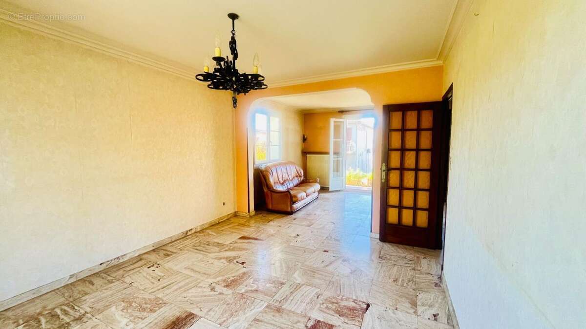 Maison à BLAYE-LES-MINES