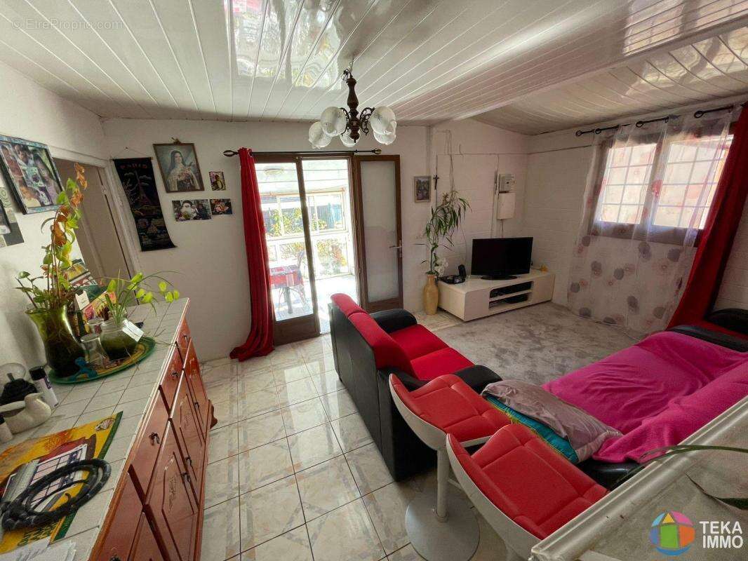FABIEN TEKA IMMO vous propose une maison F6 à la vente à proximité du village de la Plaine des Palmistes - photo 9