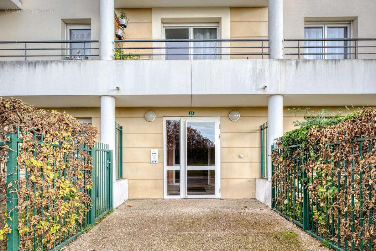 Appartement à VAL-DE-REUIL