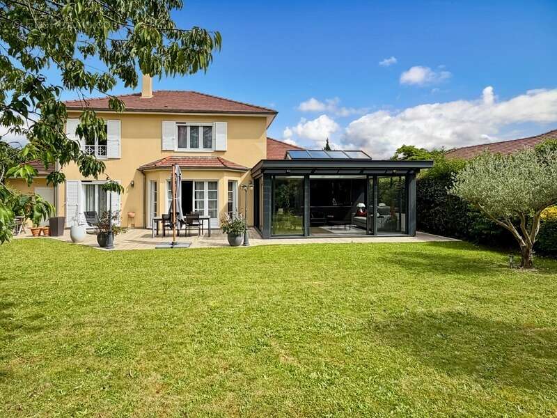 Maison à BUSSY-SAINT-GEORGES