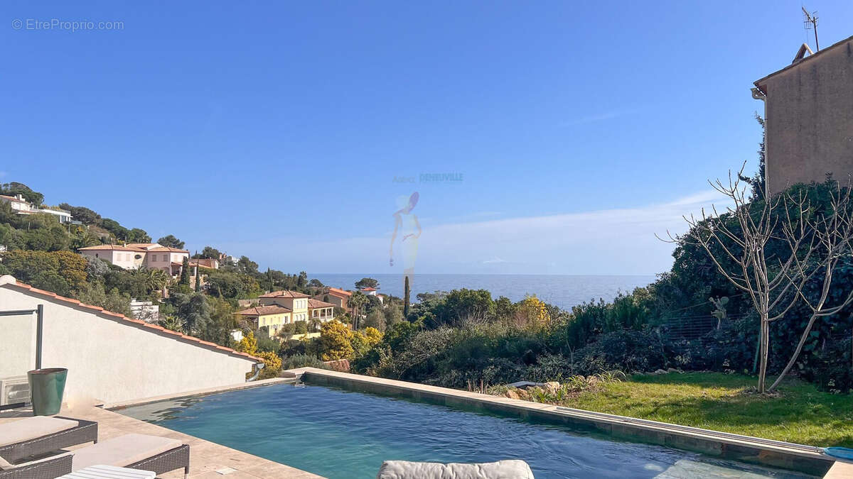 Maison à LES ISSAMBRES