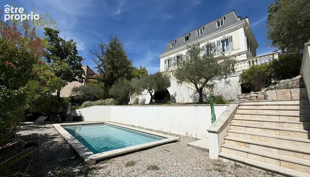 Propriété d'exception 330m2 sur 2029m2 de parcelle avec piscine, dépendances... - photo 3