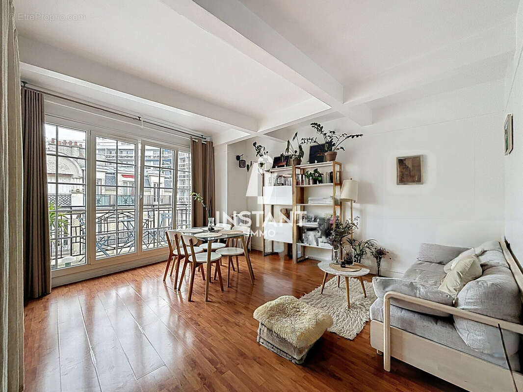 Appartement à PARIS-18E