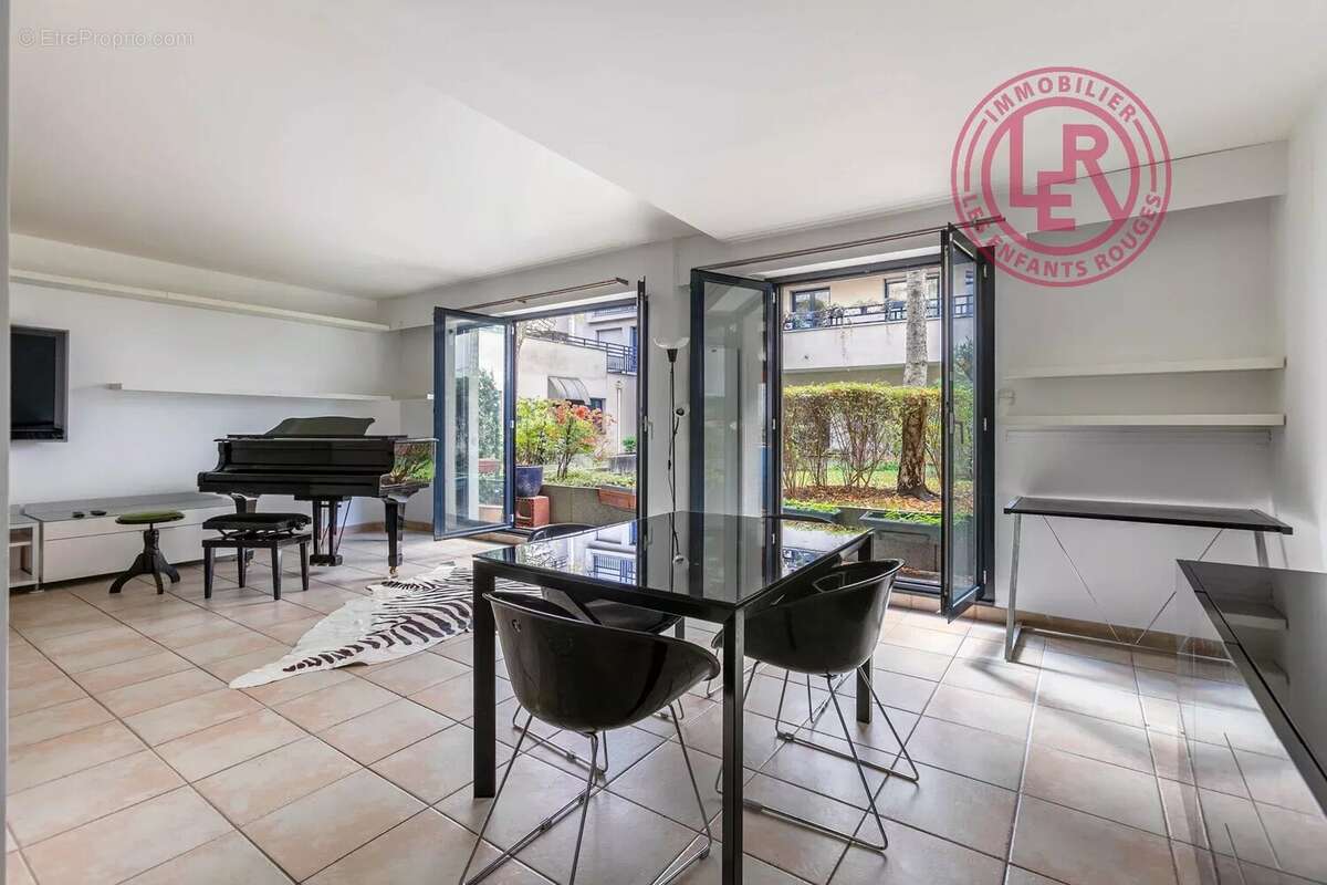Appartement à PARIS-10E