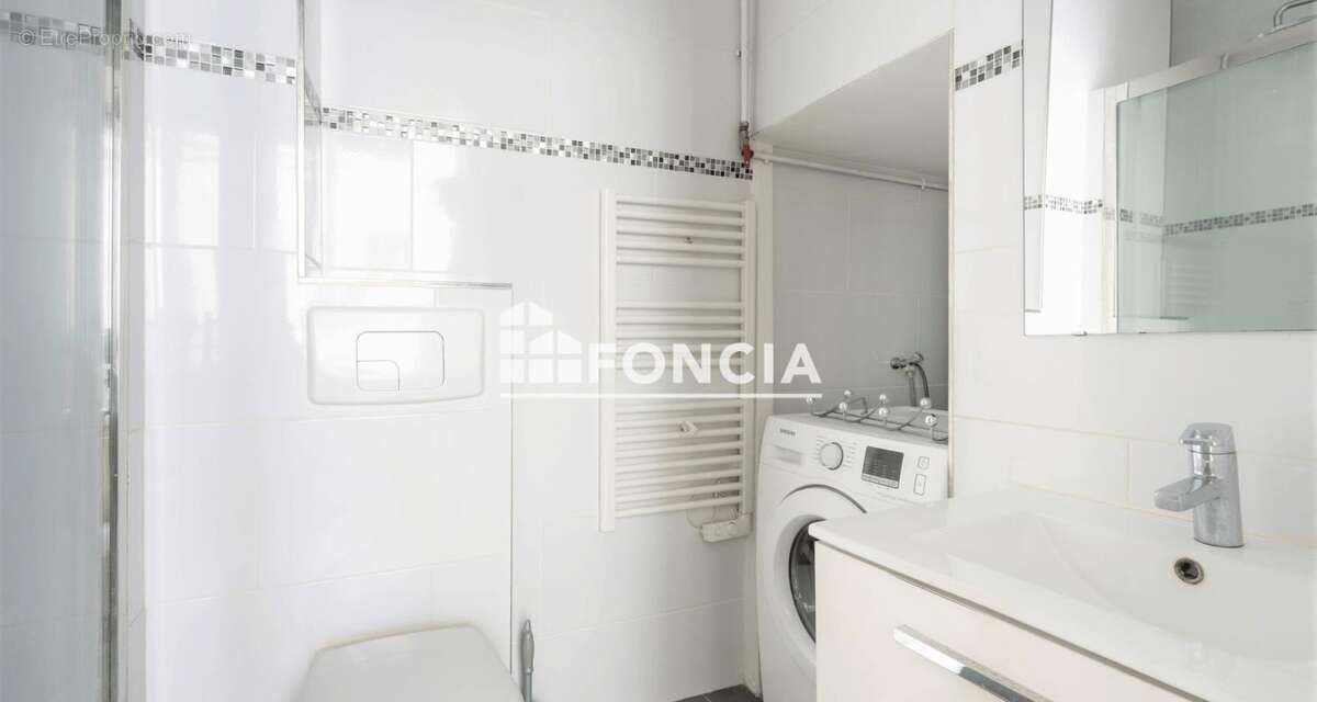 Appartement à PARIS-1E