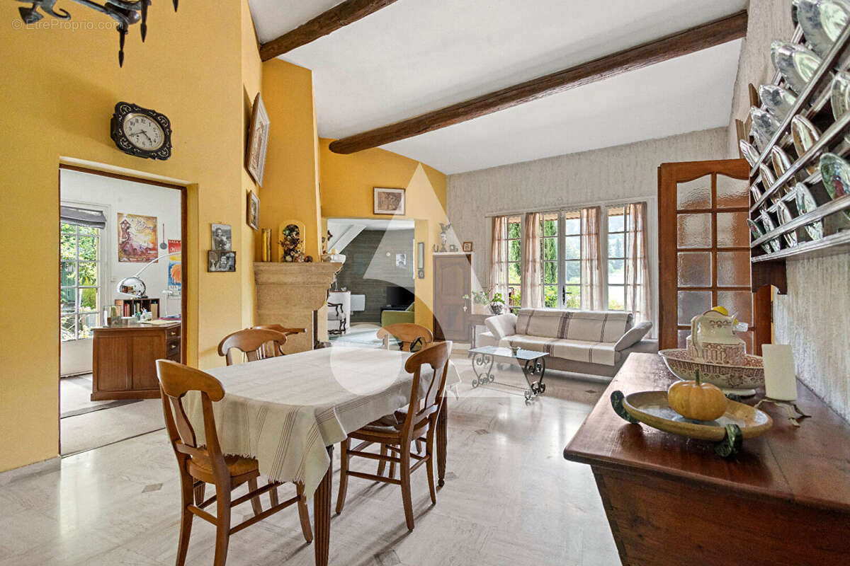 Maison à SAINT-MARC-JAUMEGARDE