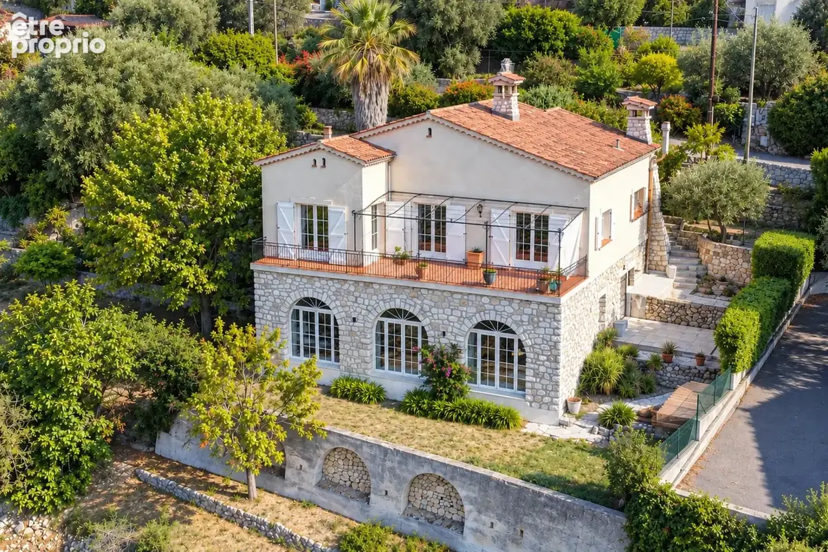 Photo Maison à Saint-Andre-De-La-Roche au prix de 1 120 000€