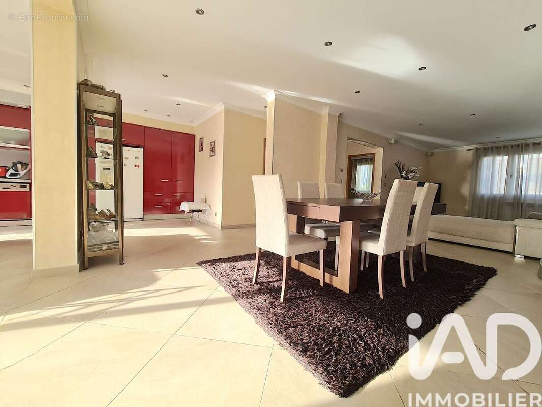 Maison 160 m² à Gagny  - photo 4