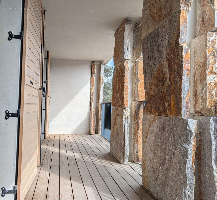 Appartement à BORMES-LES-MIMOSAS