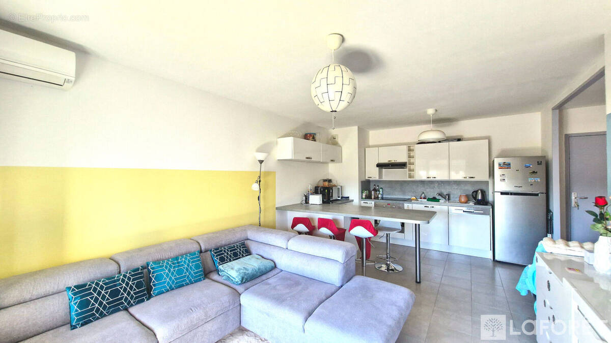 Appartement à ROQUEBRUNE-SUR-ARGENS
