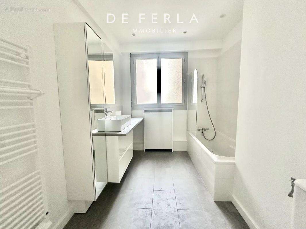 Appartement à PARIS-7E