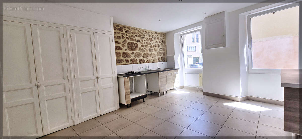 Maison de village en pierre   5 chambres   À deux pas du centre - photo 2