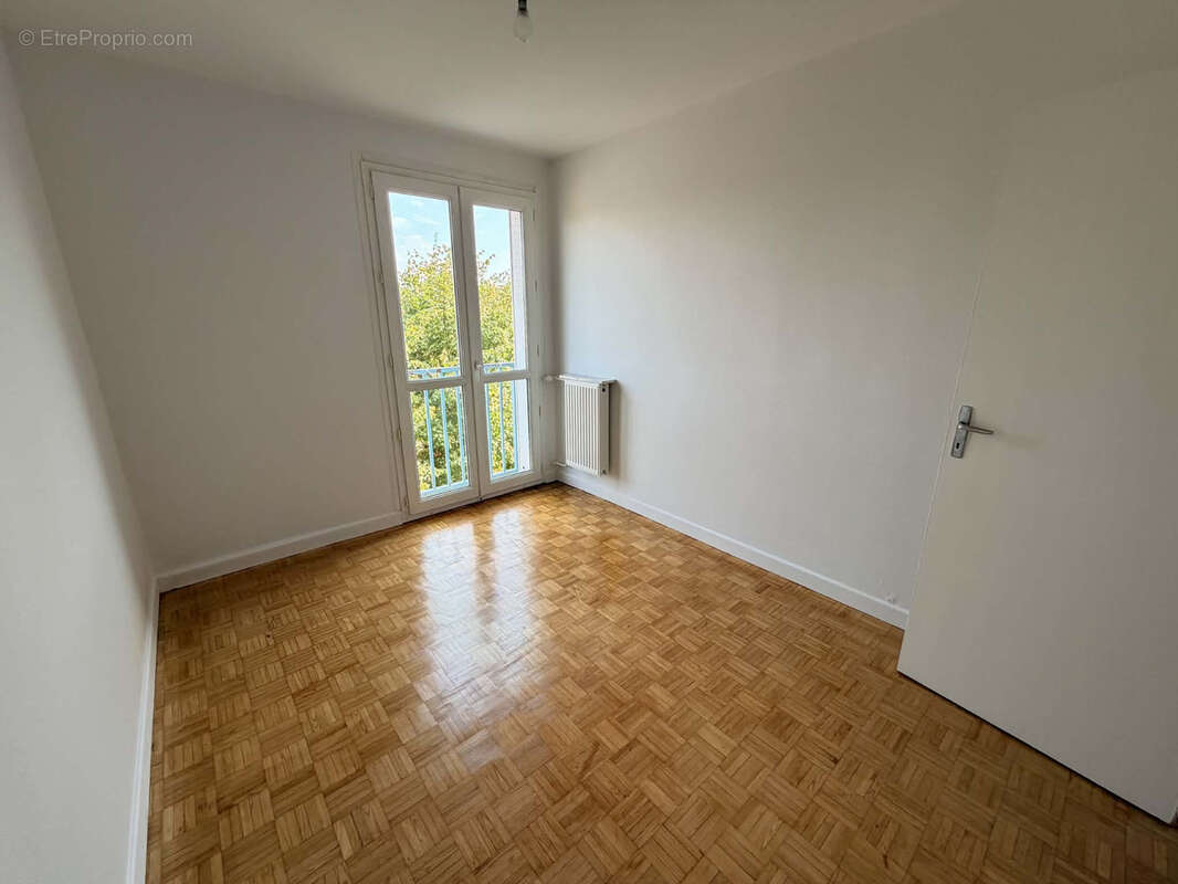 SAINT-AGNE - T5 de 80,97m2 avec balcon et cave. - photo 8