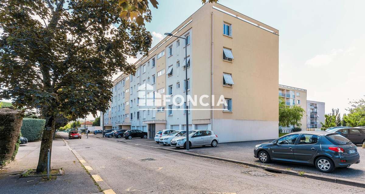 Appartement à GUILHERAND-GRANGES