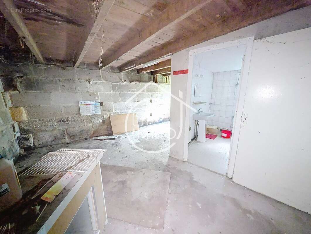 LA FORCE : Maison de 101m² avec local commercial de 111m² à rénover entièrement - photo 12