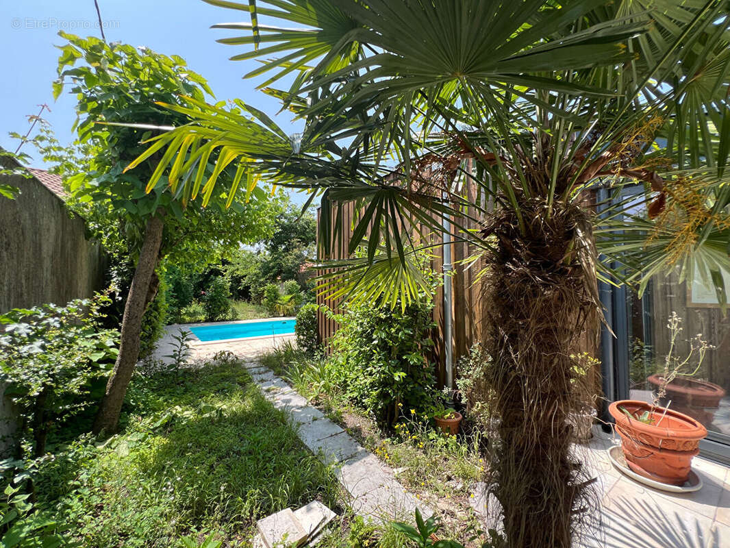 Maison à SAINT-MEDARD-EN-JALLES