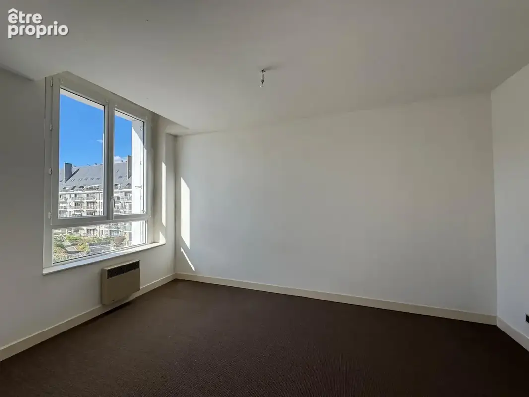 Dernier etage avec ASCENSEUR sur les Quais - photo 7