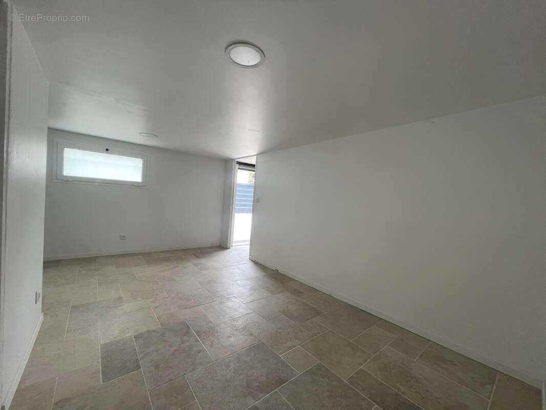 Maison 5 pieces 150m2 entièrement renovée proche centre sur jardin 483m2. - photo 11