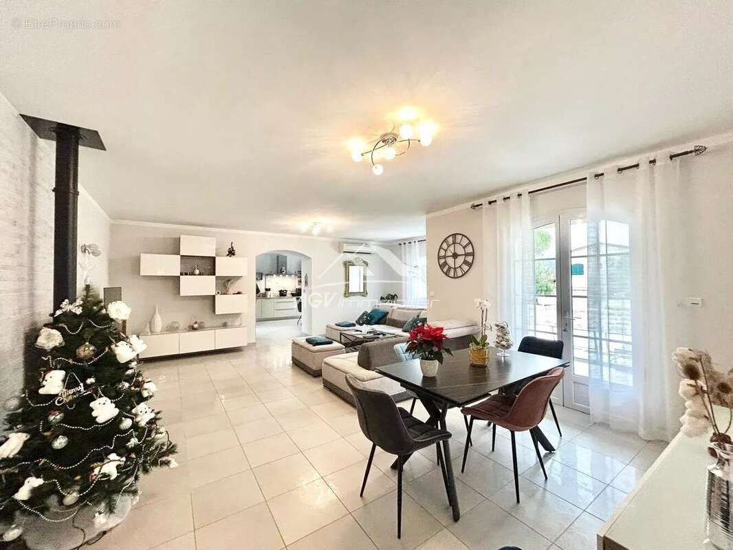 Maison à SAINT-PRIVAT-DES-VIEUX