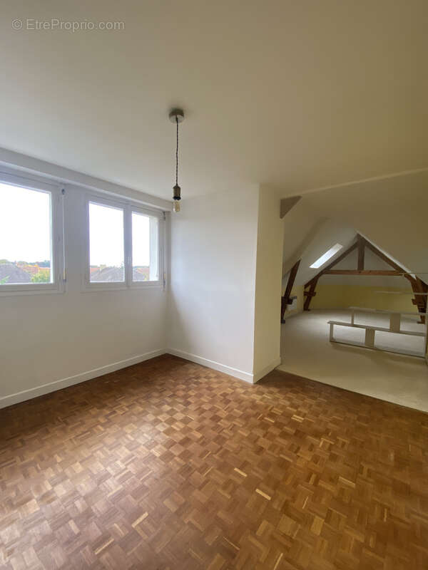 Maison à SAINT-JULIEN-LES-VILLAS