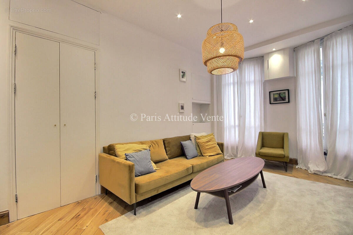 Appartement à PARIS-7E