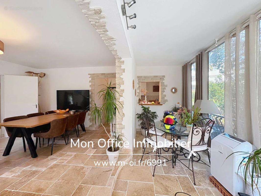 Référence : 6991-les. - appartement rénové proche centre en rez de chaussée à cavalaire sur mer - photo 6
