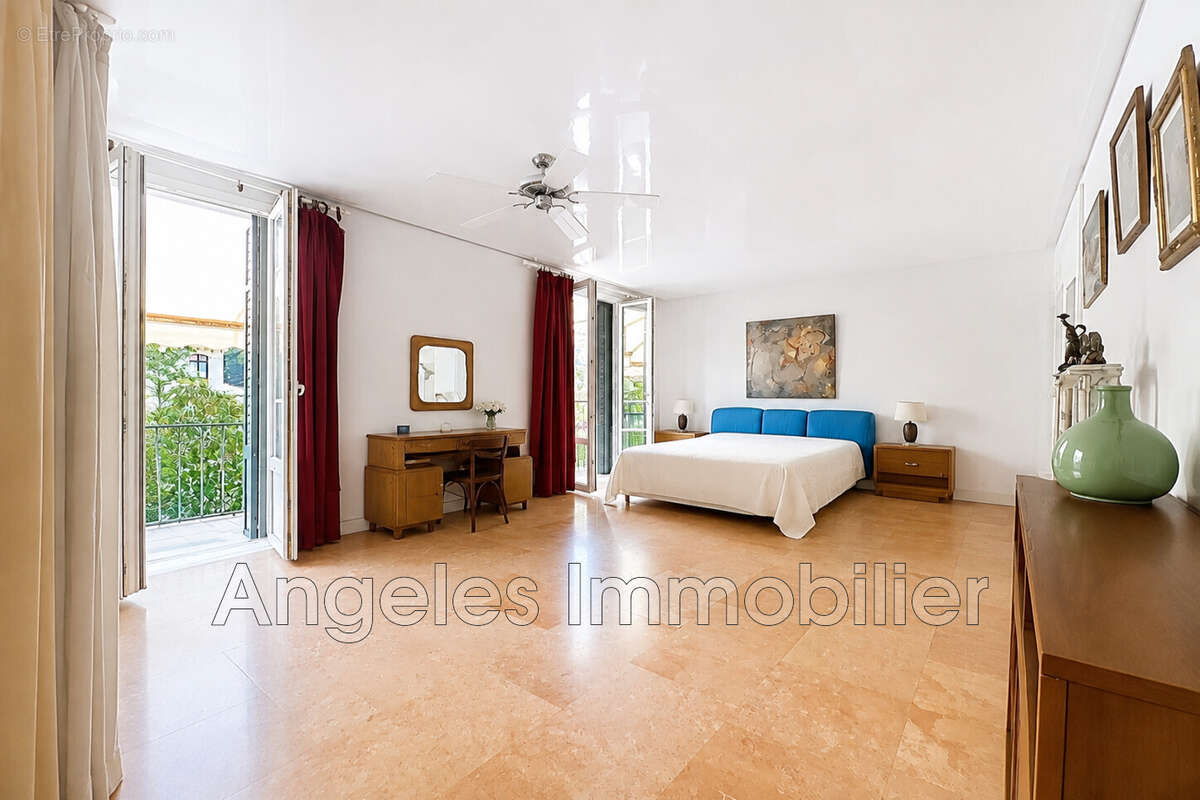 Maison 240 m² à Antibes  - photo 8