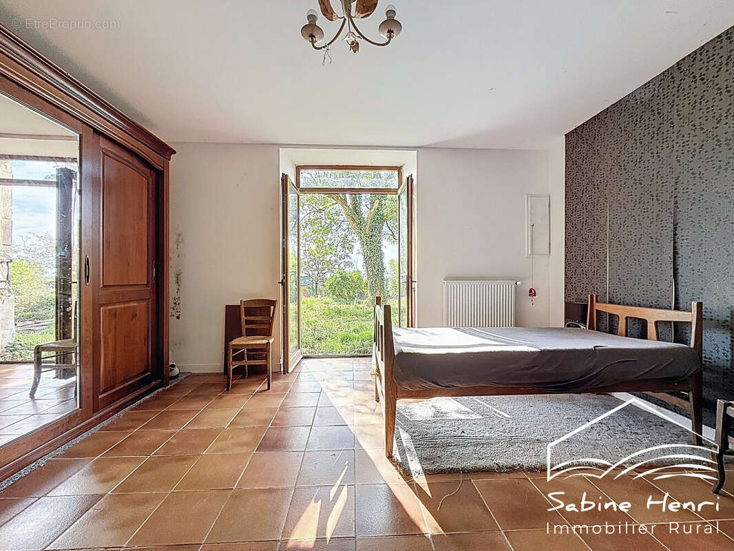 Maison à LA SALVETAT-PEYRALES