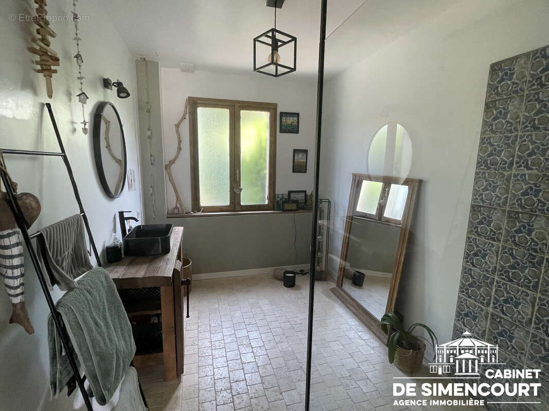 Exclusivité sur Saint-Fuscien - Belle maison de charme avec jardin et garage - photo 5