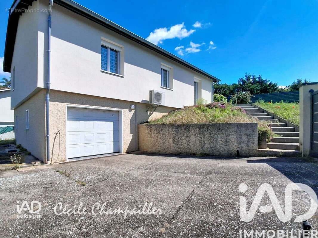 Photo 2 - Maison à SAINT-CLAIR-DU-RHONE