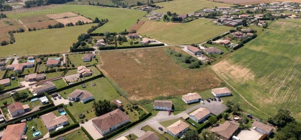 Terrain 815 m² à Montbeton  - photo 2