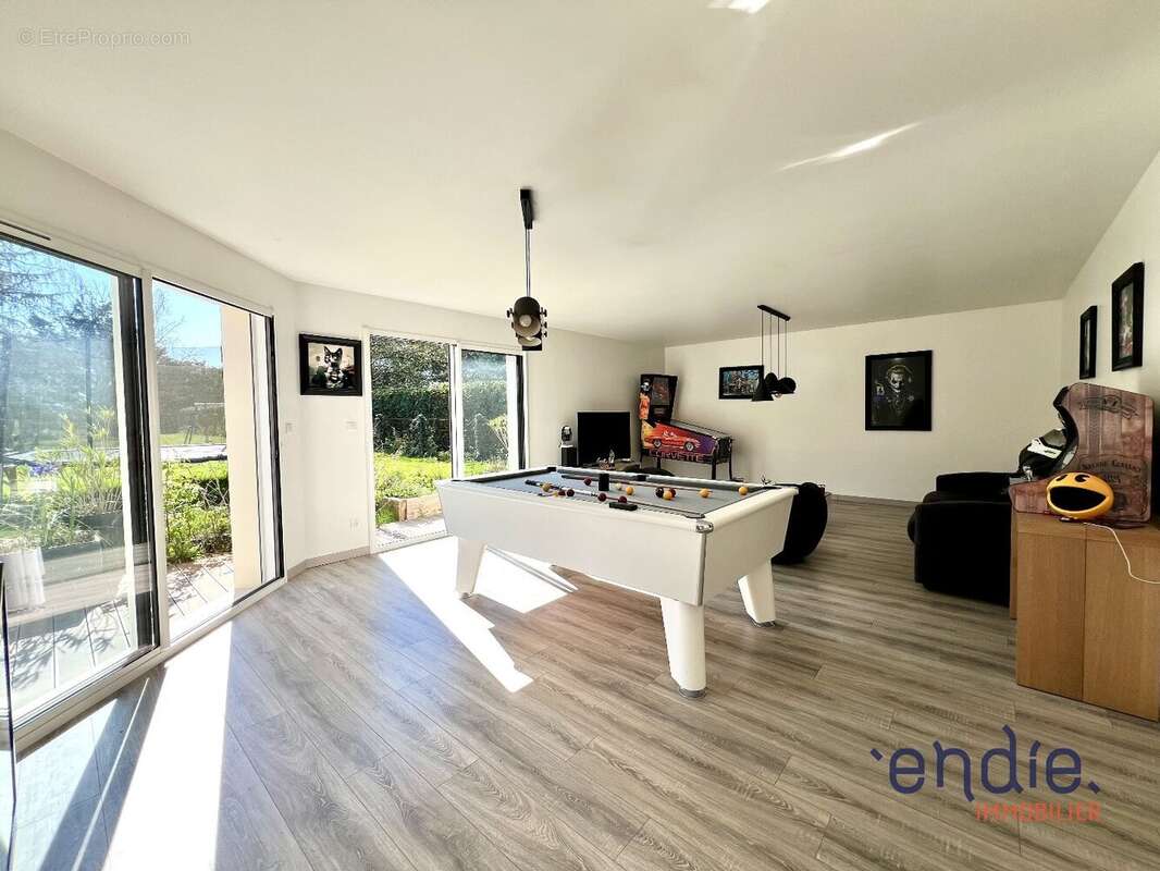 Maison 154 m² à Quincay  - photo 4