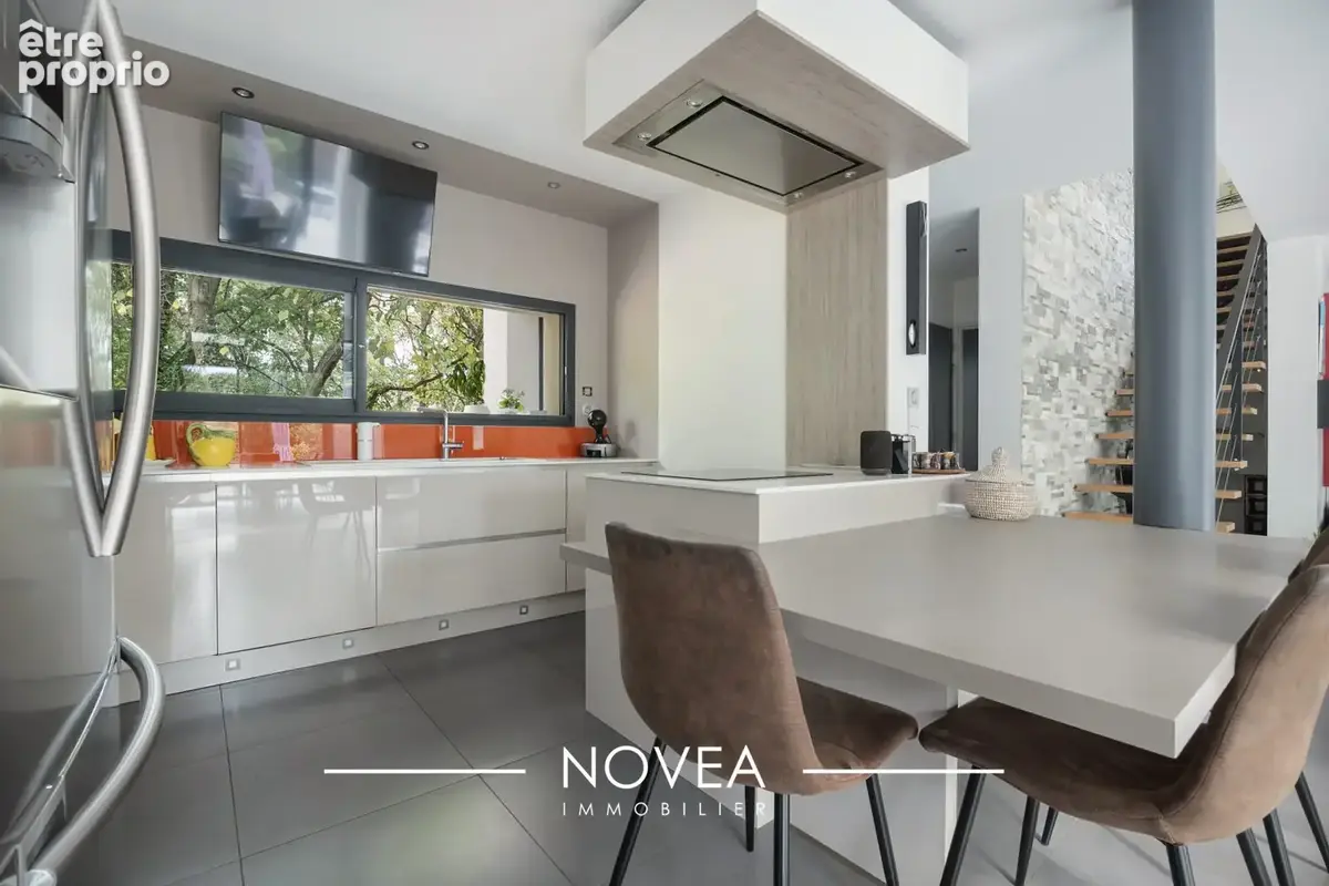 Maison 6 pièces 165 m² à vendre à Saint-Romain-Au-Mont-D'or (69270) - photo 7