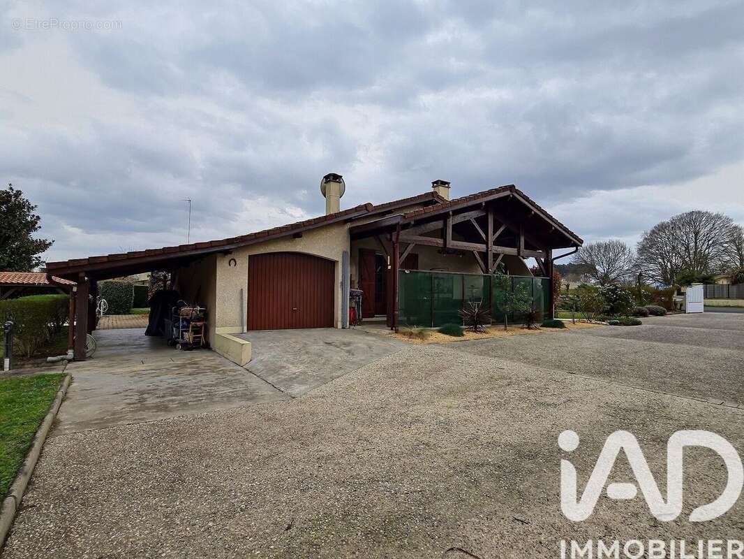 Photo 2 - Maison à SALLES