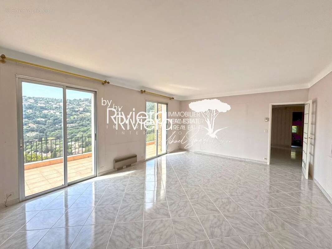 CAVALAIRE - Villa Vue Mer - 6 chambres - Double Garage. - photo 20