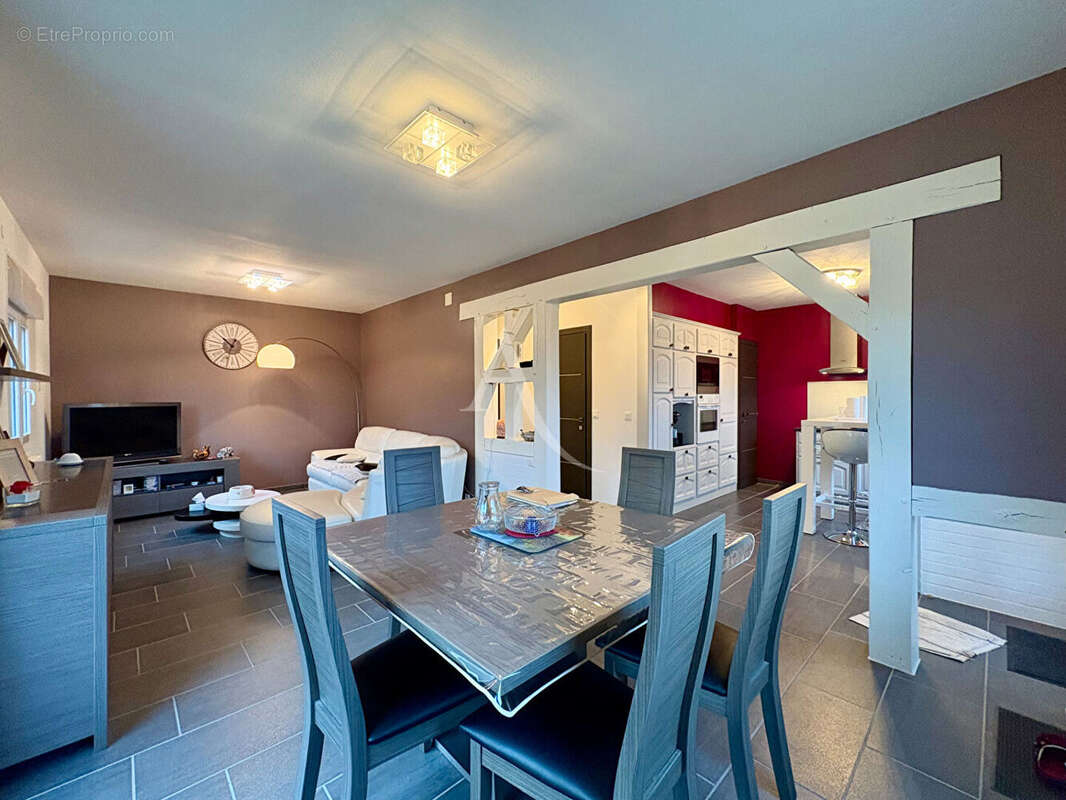 Maison à POUILLE