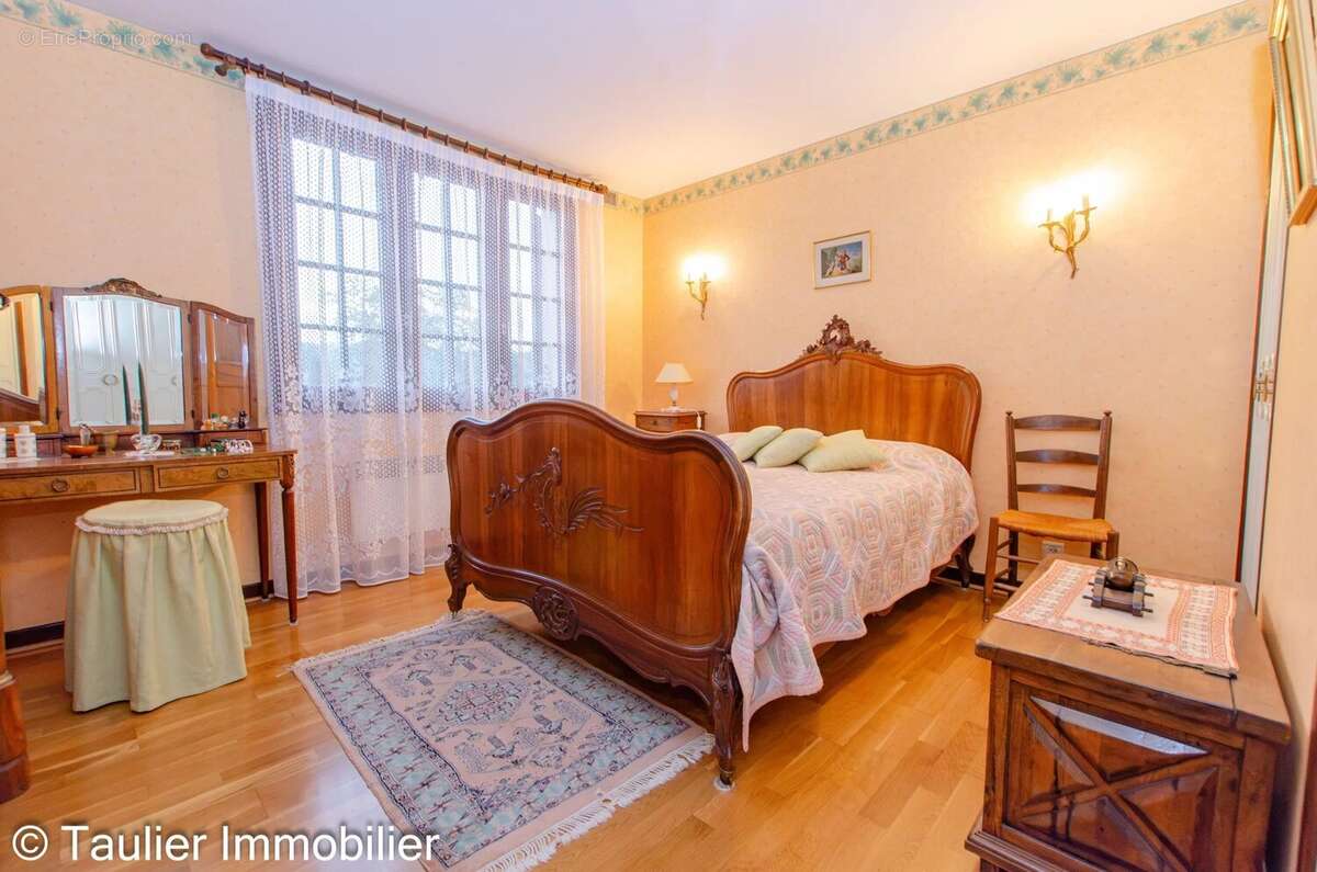 ST VÉRAND -- Élégante maison familiale 5 chambres - photo 22