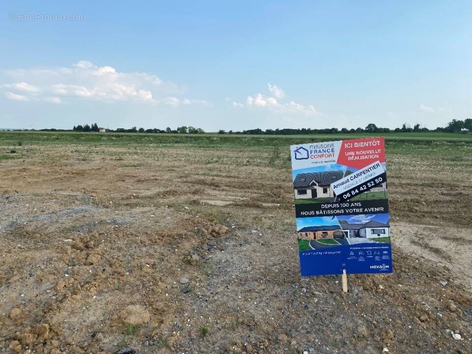 Terrain à HENIN-SUR-COJEUL