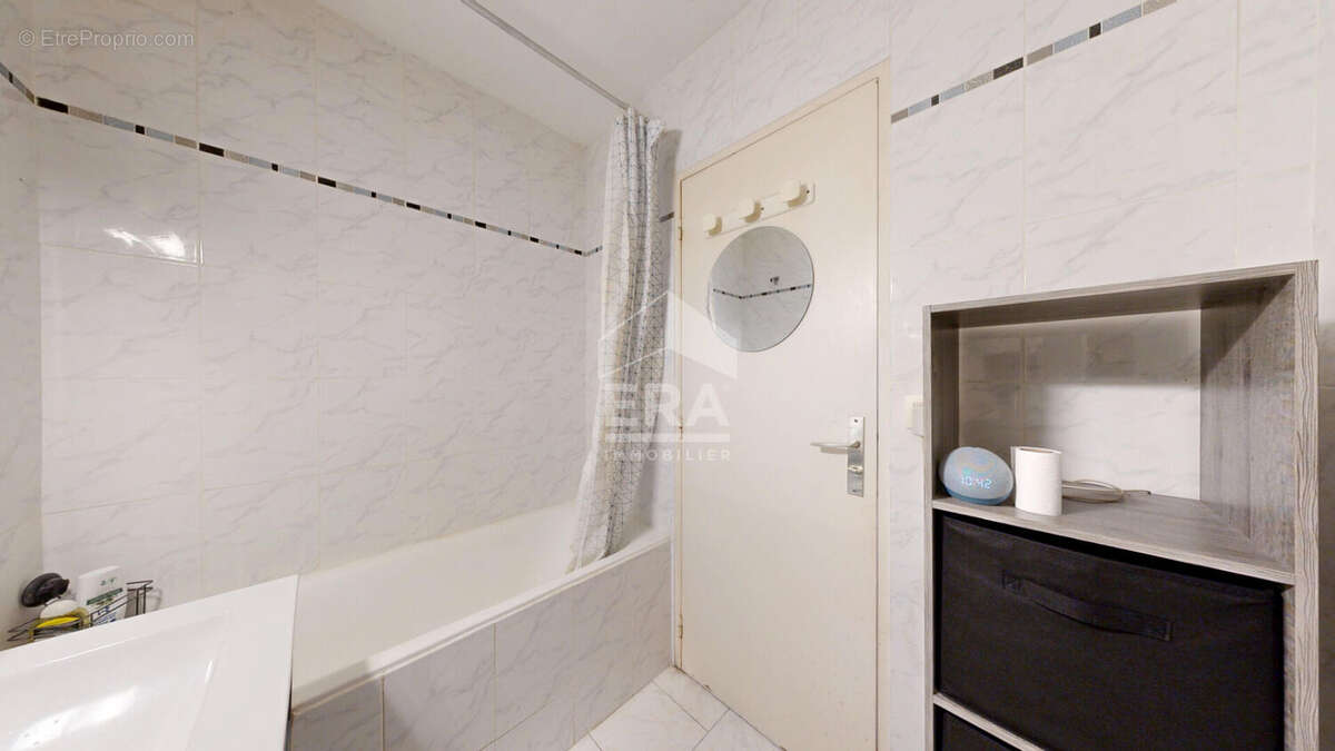 Appartement à SAINT-LAURENT-DU-VAR